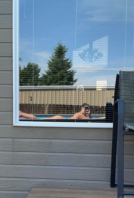 Bailee Goodell hot model img