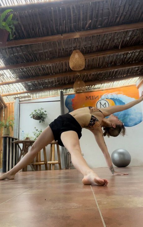 flowwithsky erotic actress picture