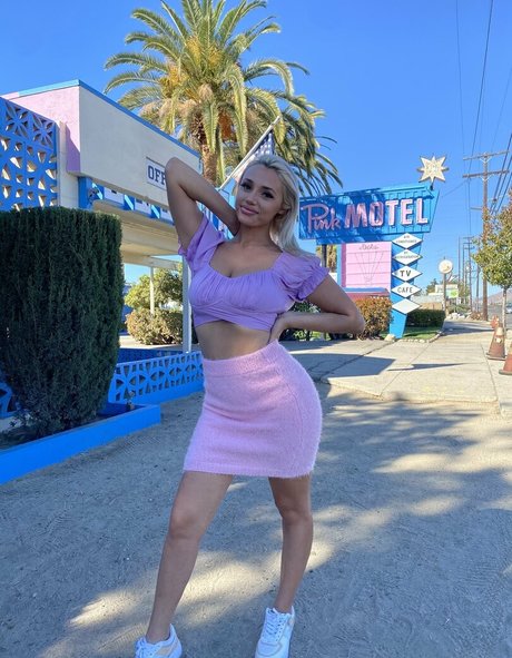 itshollyday star nude gallery