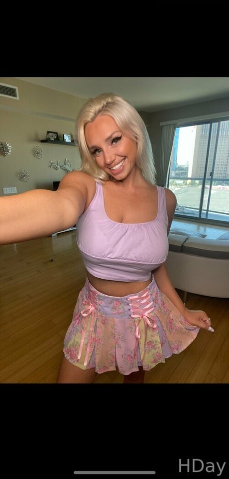 itshollyday model xxx archive