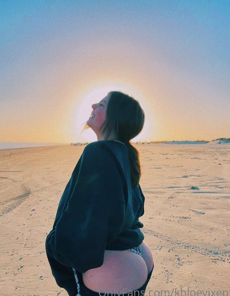 khloekellyxo art model image