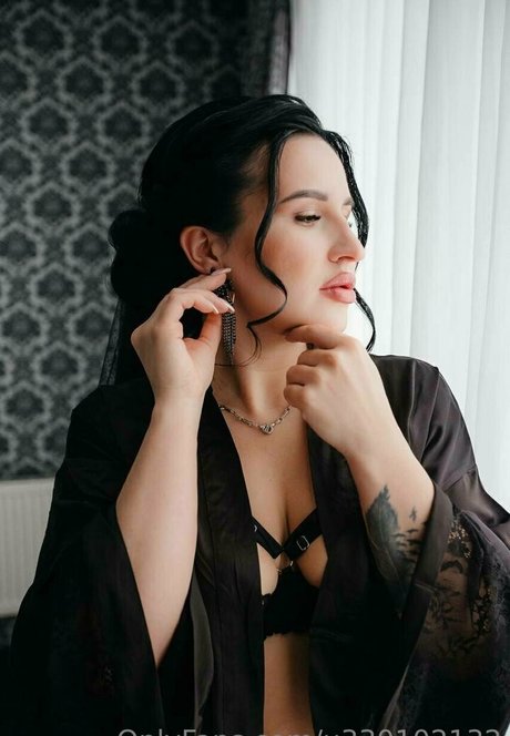 lusty queen best model pictures