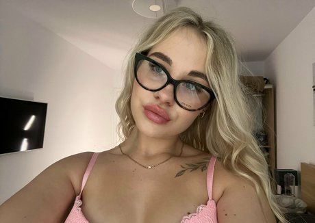 heheh0 hd pornstar photos