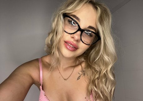 heheh0 exclusive star image