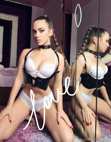 ann exclusive star perfect pics