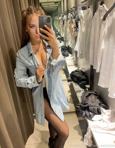 ann exclusive high quality pornstar pics