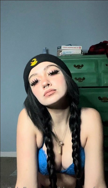 blue emofree hd model image