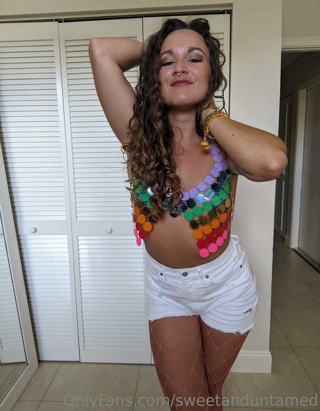 sweetanduntamed sexy model photos