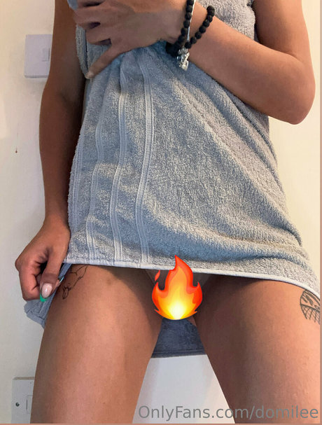 domilee nude actress image