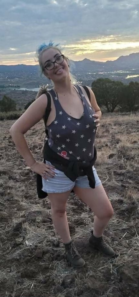 blubodygloss hot actress pic