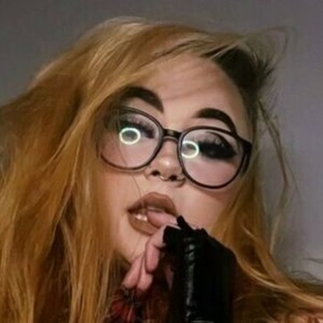 Notsaavy beautiful pornstar image