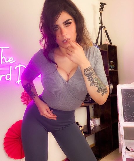 Inkbytes nude actress picture