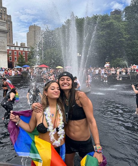 Claudia Conway art actress images