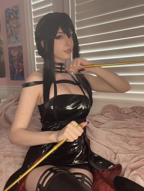 emiki28 naked model img