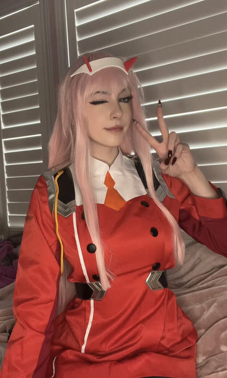 emiki28 naked pornstar gallery