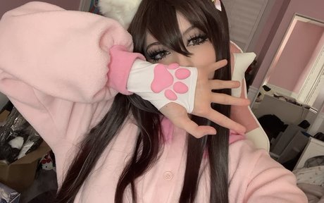 emiki28 model hot image