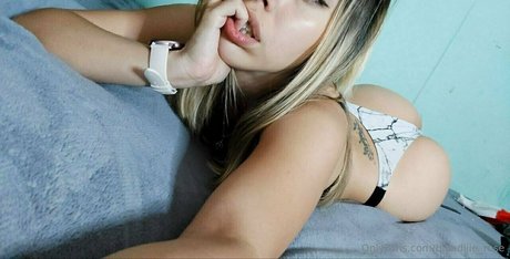 blondiiie rose naked actress picture