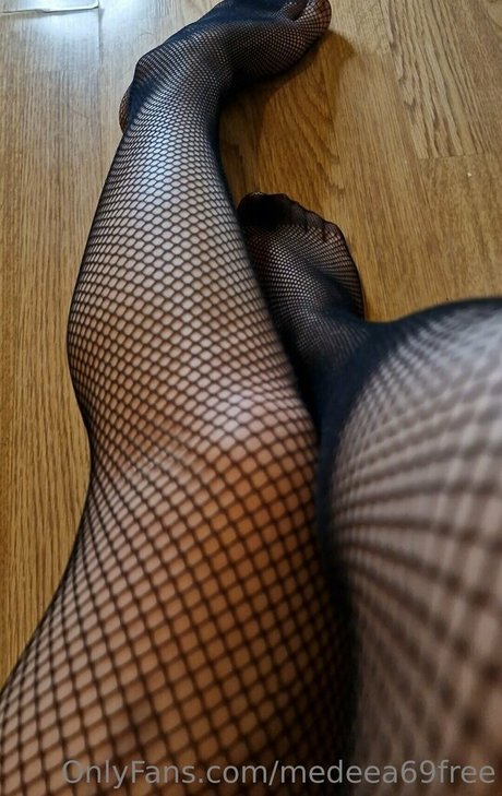 medeea69free model pornographic pic