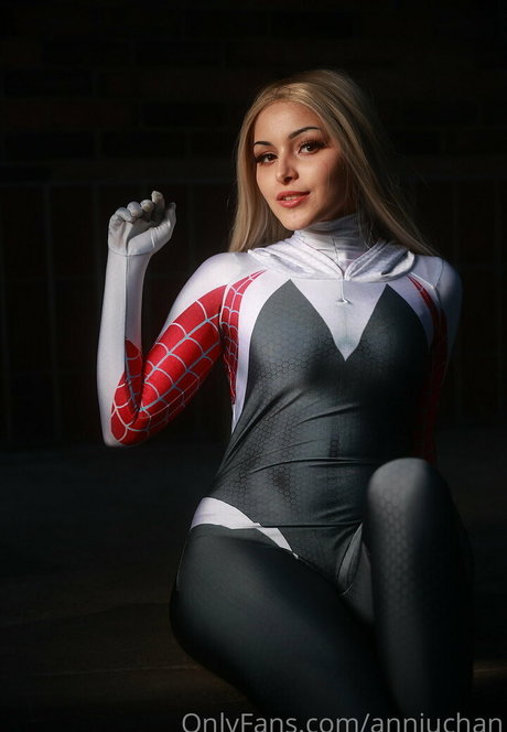 Annju Chan nude star pictures