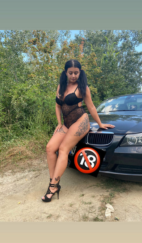 andreeadeaconufree top star picture