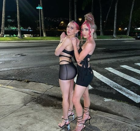 Viperous naked actress gallery