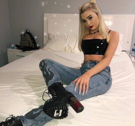 Viperous model free image