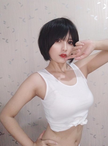 Rue cosplayer exclusive actress pics