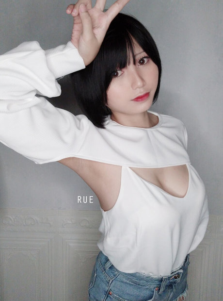 Rue cosplayer model nude picture