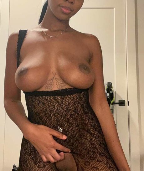 Negras Peitudas star art archive