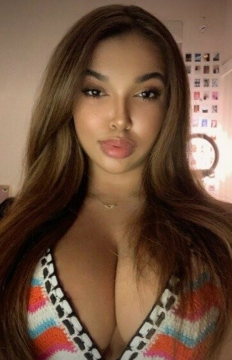 Savii model best picture