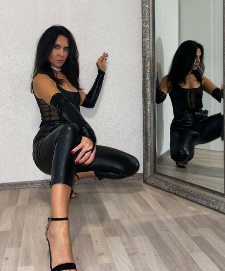 Senada Kostic model top images