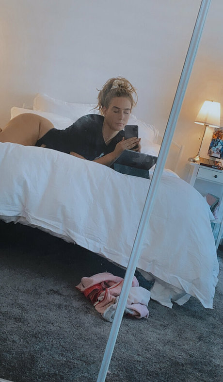 Elle T naked star photos