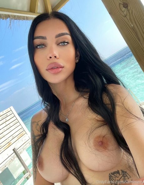 Iammery nudes model picture
