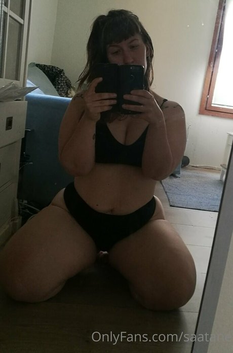 saatane erotic actress photo