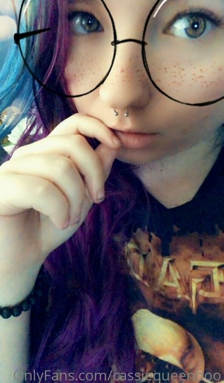 cassiequeenboo art star photos