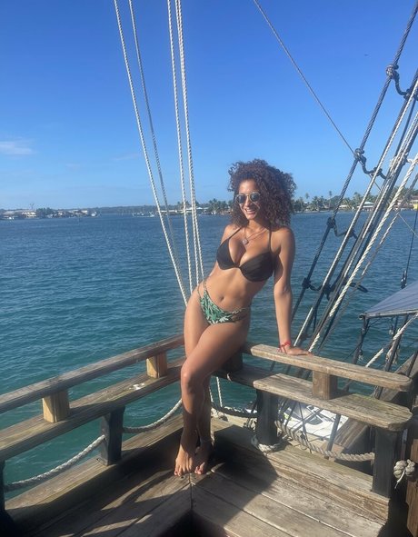 key2flow hot actress pictures