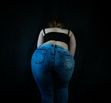 tinyprincesspeach adult model photo