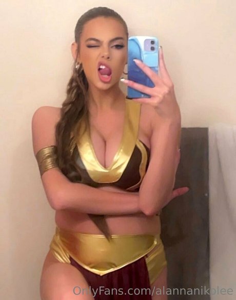 alannanikolee naked model pictures