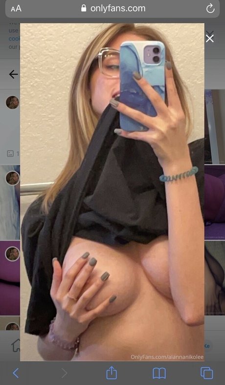 alannanikolee pornstar erotic picture