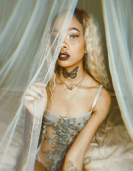 tiffanylannette free actress picture