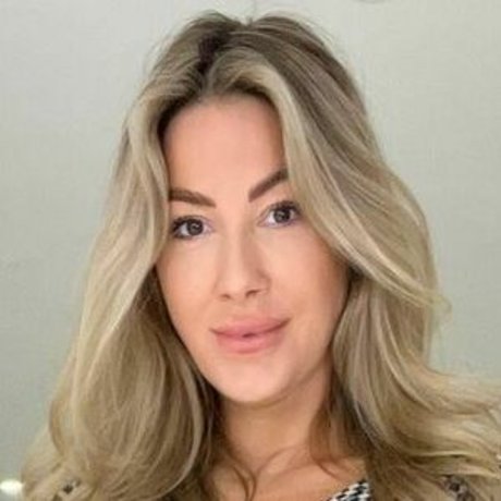 Emily Rose Ross hd model image