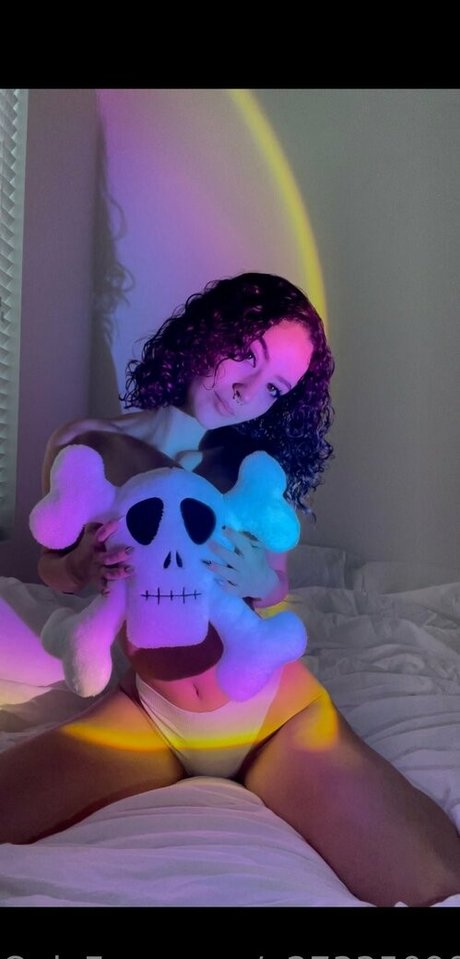 sopheekruz star erotic picture