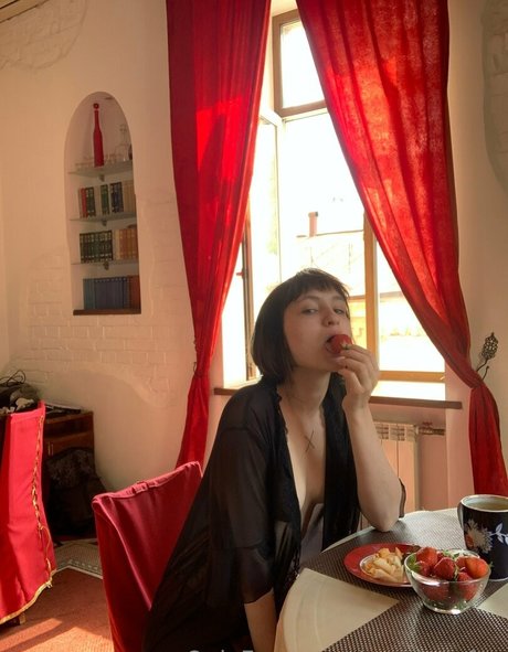 CandyDafna pornstar nude gallery