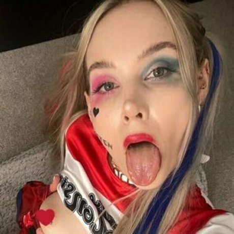 sofieskyefree nude model photos