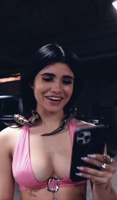 Nessa Barrett star pornographic gallery