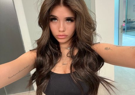 Nessa Barrett star top photos