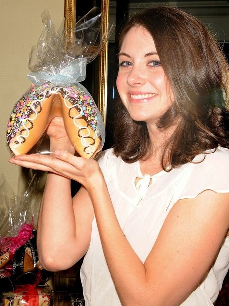 Alison Brie star pictures