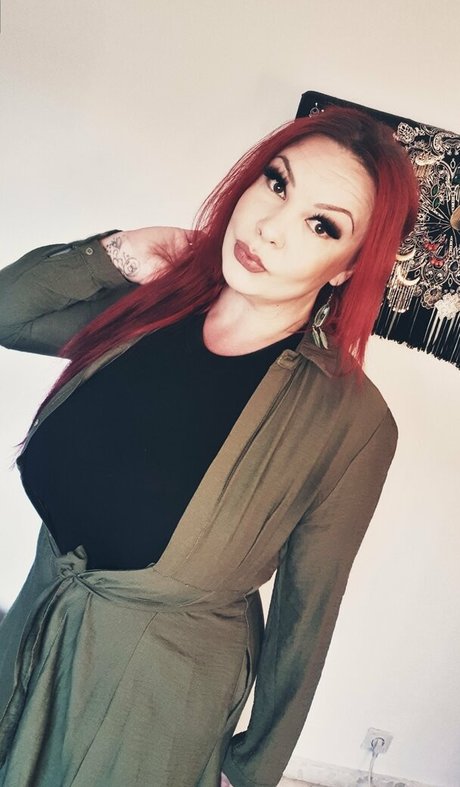 mingnaa star beautiful image