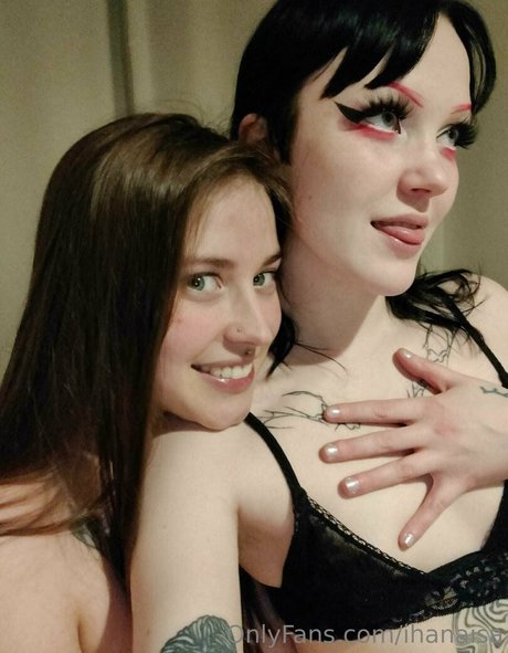 ihanaisa nude model picture