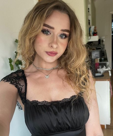 yaboielina pretty model img